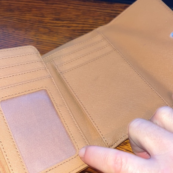 Leather Fossil Wallet camel color zipper back pouch - Picture 4 of 4